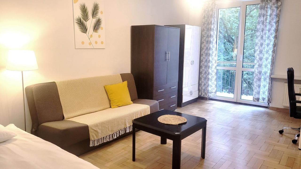 Happy Life - Apartment Next To Metro Station Varşova Dış mekan fotoğraf