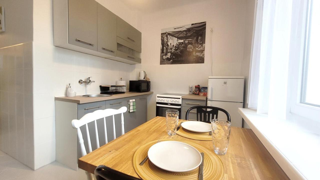 Happy Life - Apartment Next To Metro Station Varşova Dış mekan fotoğraf